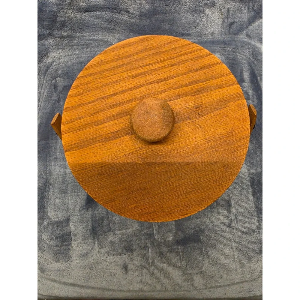 Vintage 1986 Longaberger Handwoven Basket with Wood Lid and Plastic Liner USA